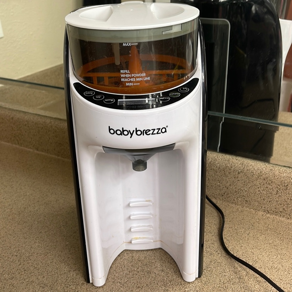 Baby Brezza bottle maker GREAT CONDITION
